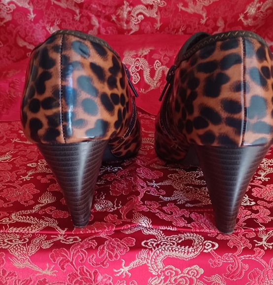 LEOPARD PRINT BOOTIES - Picture 7 of 15